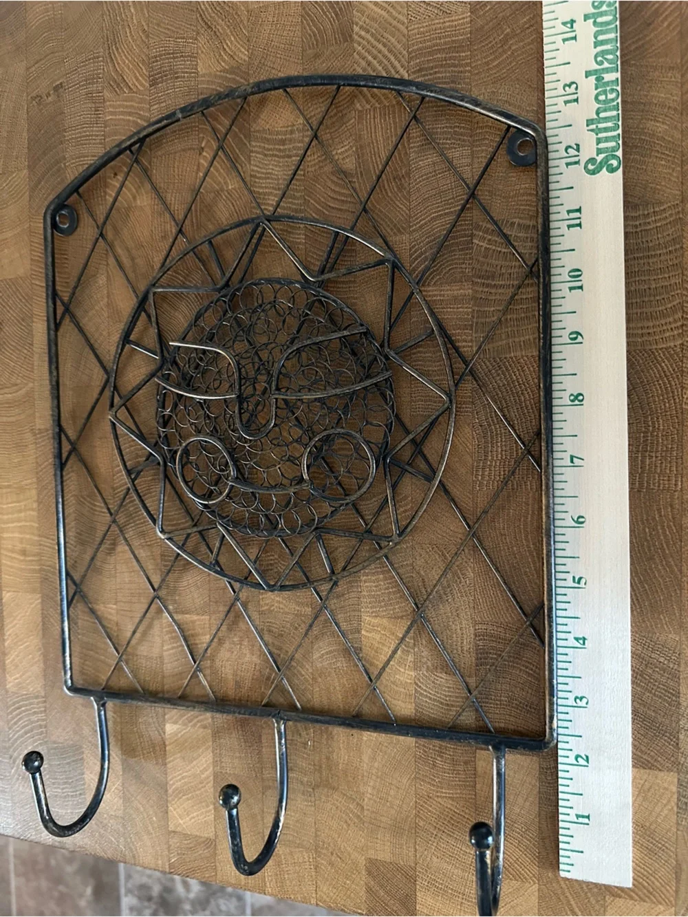 Rustic Style wrought iron Metal Wall 3 Key Hooks. Intricate celestial sun face
